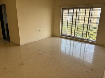 Room in 2 BHK Apartment at Kalpataru Hills, Manpada – for Sale