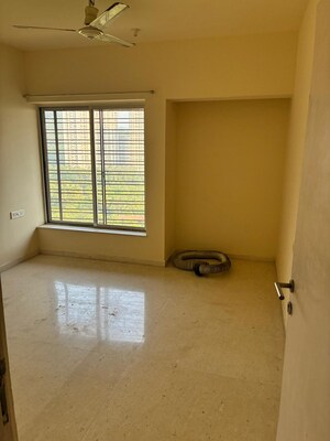 Room in 2 BHK Apartment at Kalpataru Hills, Manpada – for Sale