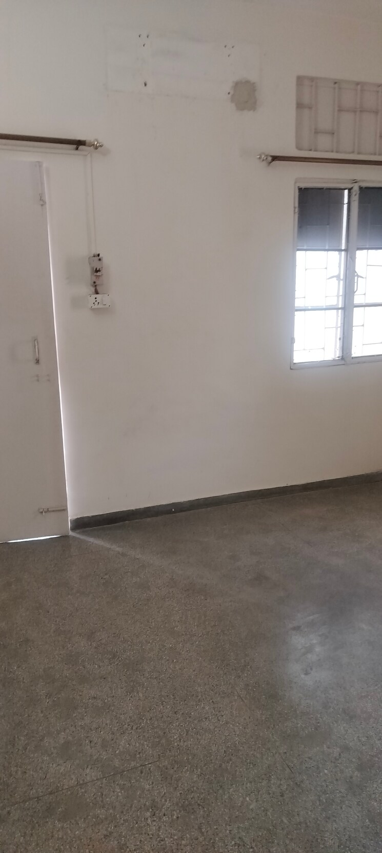 Room, janakpuri 2 Bedroom 1000 Sq.Ft. Apartment In Janakpuri Delhi 9630715