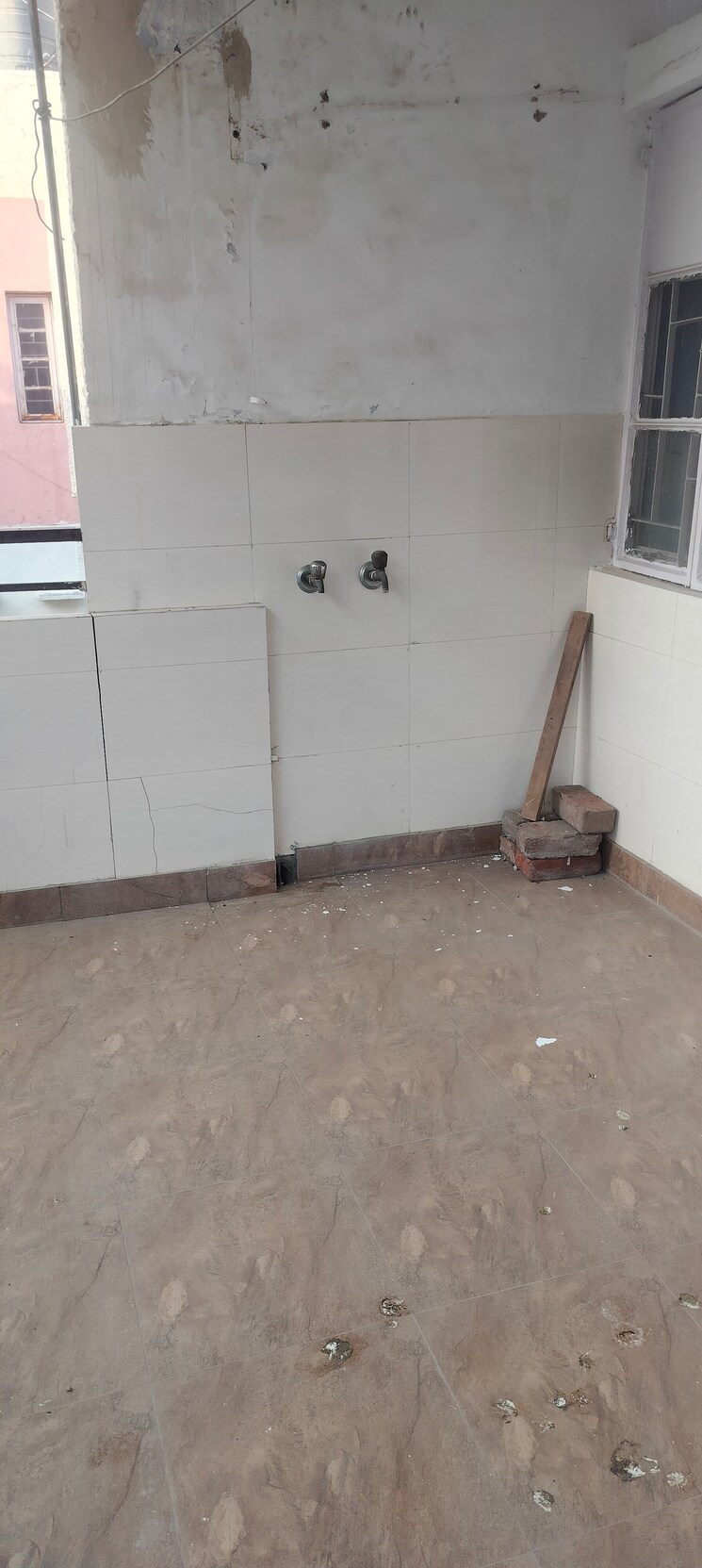 Bathroom, janakpuri 2 Bedroom 1000 Sq.Ft. Apartment In Janakpuri Delhi 9630715
