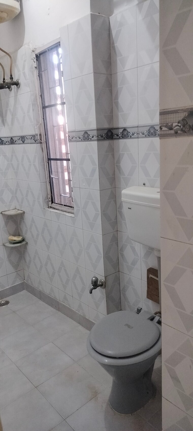 Bathroom, janakpuri 2 Bedroom 1000 Sq.Ft. Apartment In Janakpuri Delhi 9630715