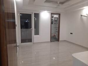 Room in 4 BHK Builder Floor at BPTP Eden Estate, Sector 81 – for Rent