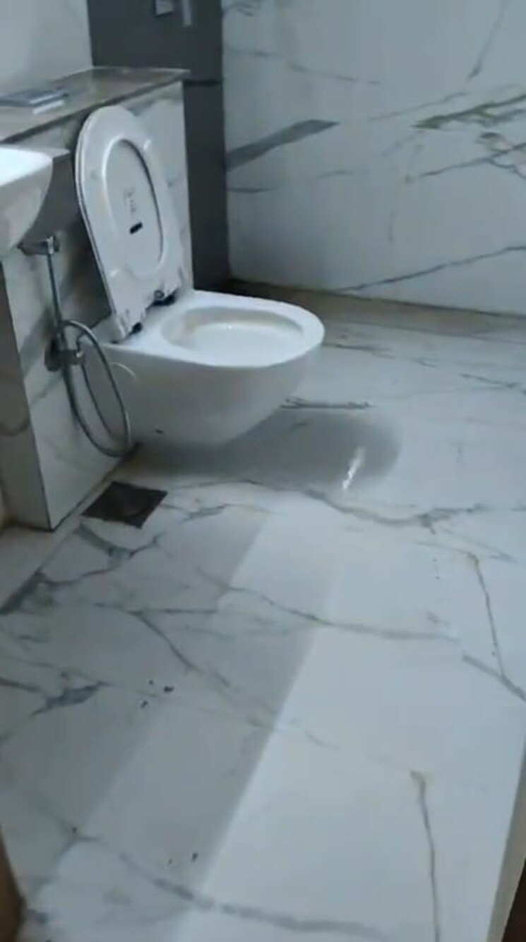 Bathroom, paras-dews 4 Bedroom 4250 Sq.Ft. Penthouse In Sector 106 Gurgaon 9630747