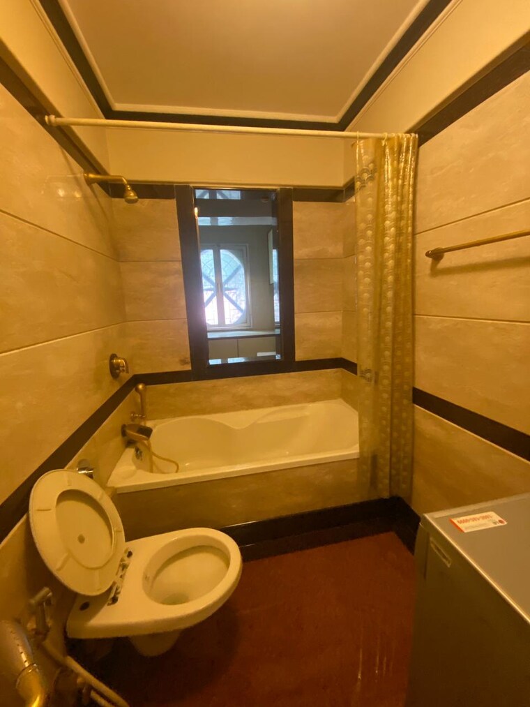 Bathroom, shantanu-apartment 3 Bedroom 1800 Sq.Ft. Apartment In Bandra West Mumbai 9630779