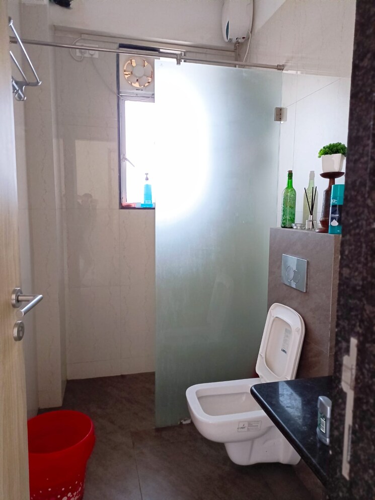 Bathroom, pentagon-mantri-parijat 3 Bedroom 1020 Sq.Ft. Apartment In Santacruz West Mumbai 9630782