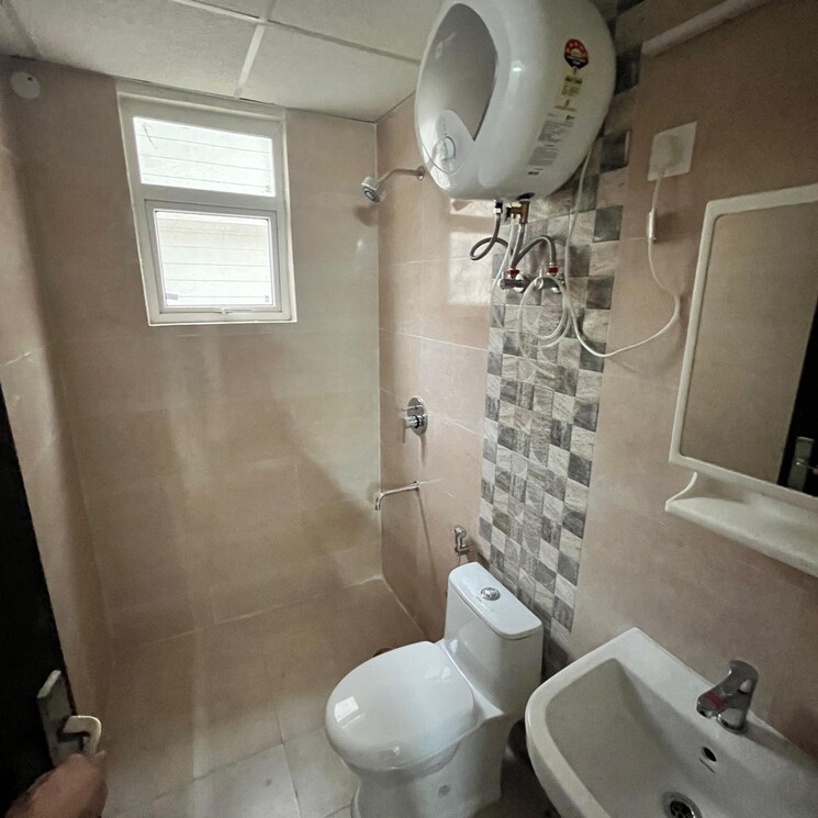 Bathroom, signature-the-serenas 2 Bedroom 614 Sq.Ft. Apartment In Sohna Sector 33 Gurgaon 9630838