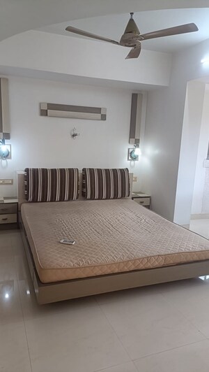 Bedroom in 4 BHK Apartment at Sector 5 Kharghar – for Rent