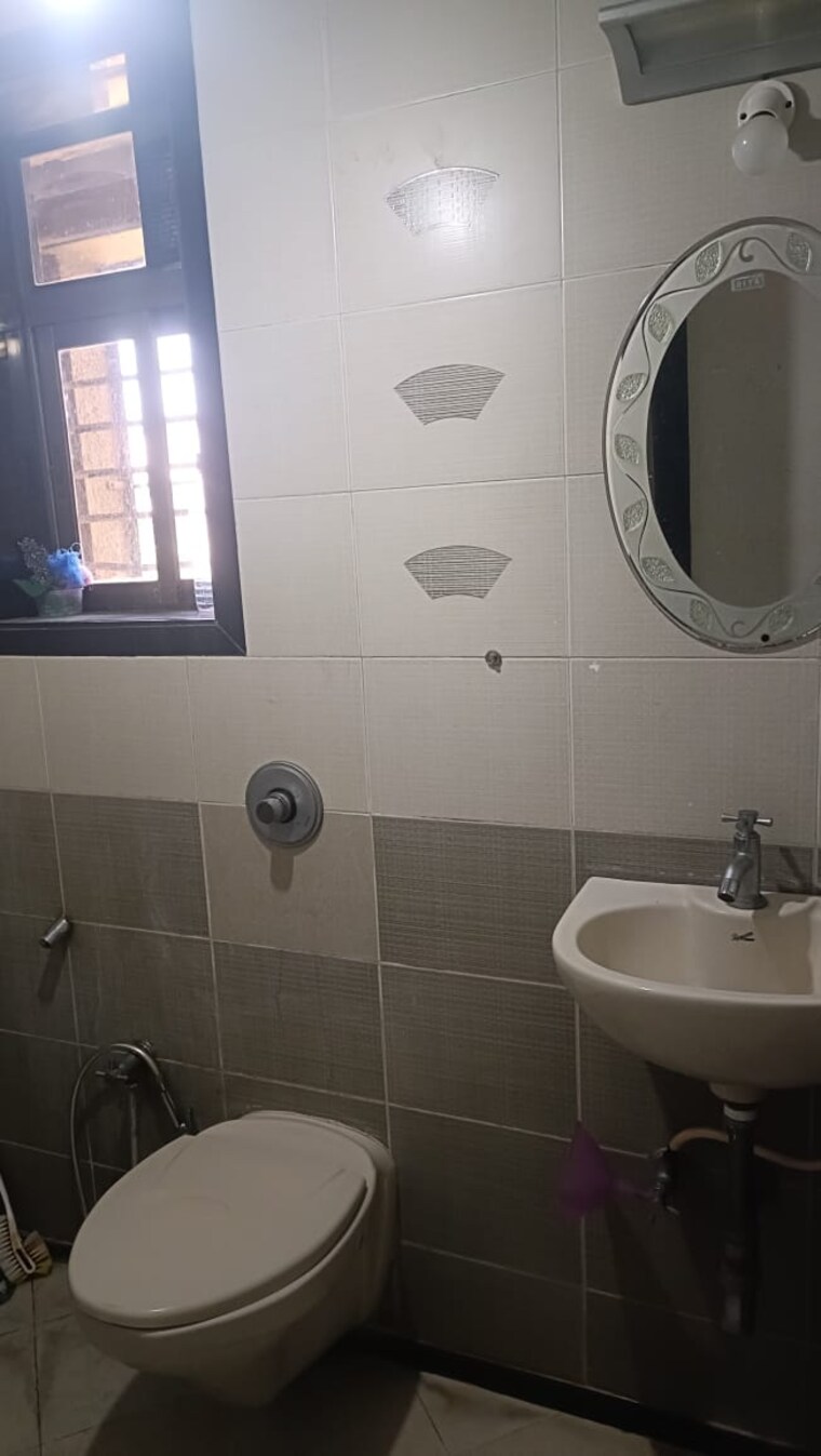 Bathroom, sector 5 kharghar 4 Bedroom 1600 Sq.Ft. Apartment In Sector 5 Kharghar Navi Mumbai 9630835