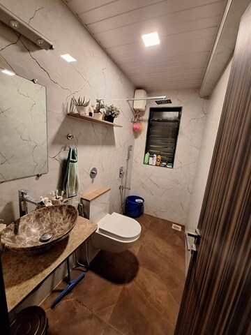 Master Bedroom in 2 BHK Apartment at Vasant Vihar – for Rent