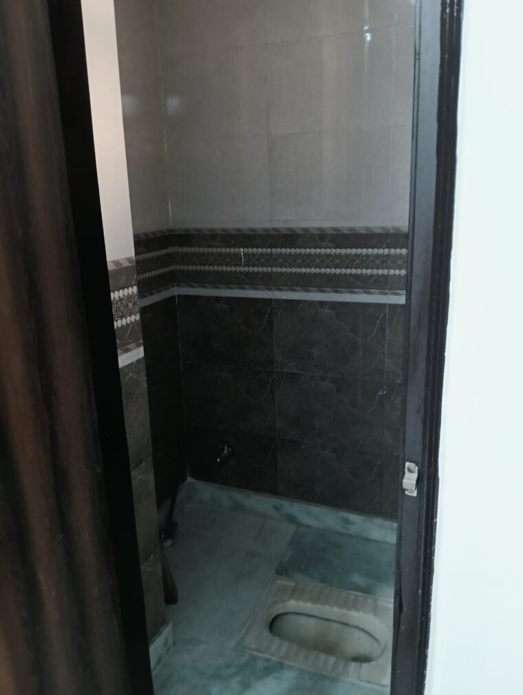 Bathroom, burari 2.5 Bedroom 737 Sq.Ft. Builder Floor In Burari Delhi 9631042
