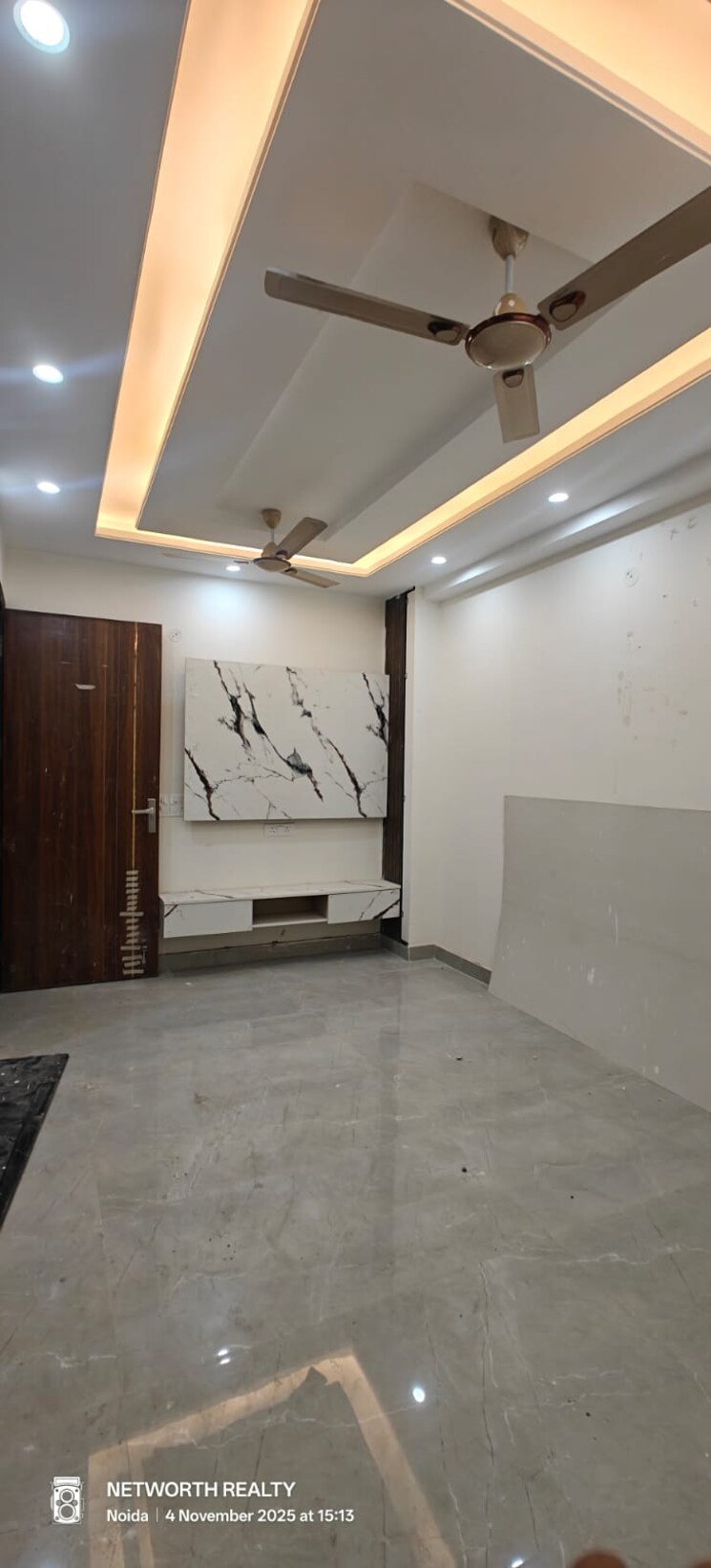 Room, sector 73 1 Bedroom 585 Sq.Ft. Builder Floor In Sector 73 Noida 9630902