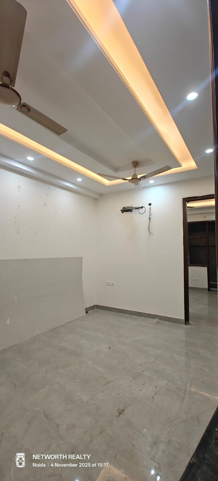 Room, sector 73 1 Bedroom 585 Sq.Ft. Builder Floor In Sector 73 Noida 9630900