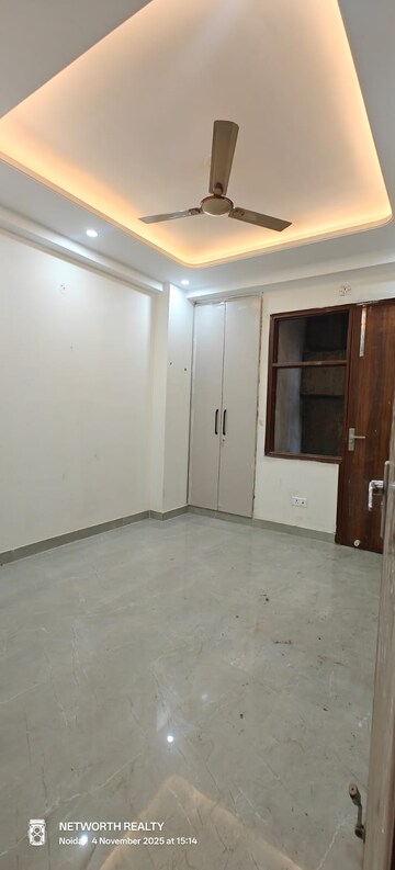 Room in 1 BHK Builder Floor at Sector 73 – for Sale