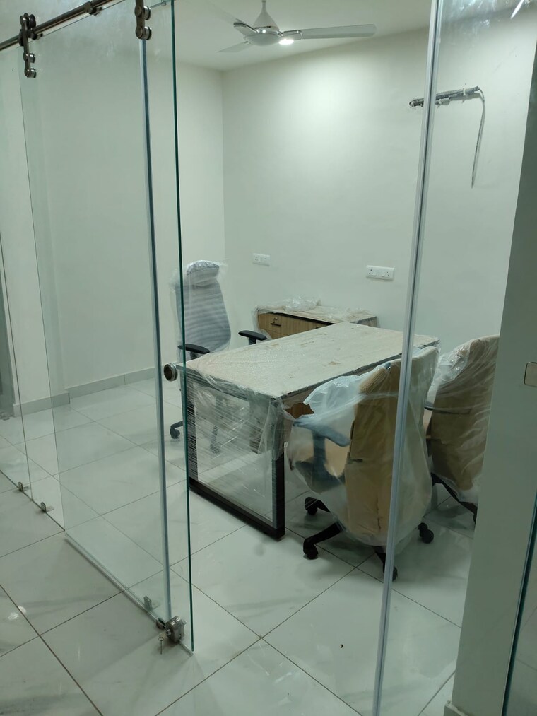 Team Area, kailash hills Commercial Office Space 700 Sq.Ft. In Kailash Hills Delhi 9630966
