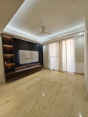 Room in 4 BHK Builder Floor at Ansal API Versalia, Sector 67a – for Sale