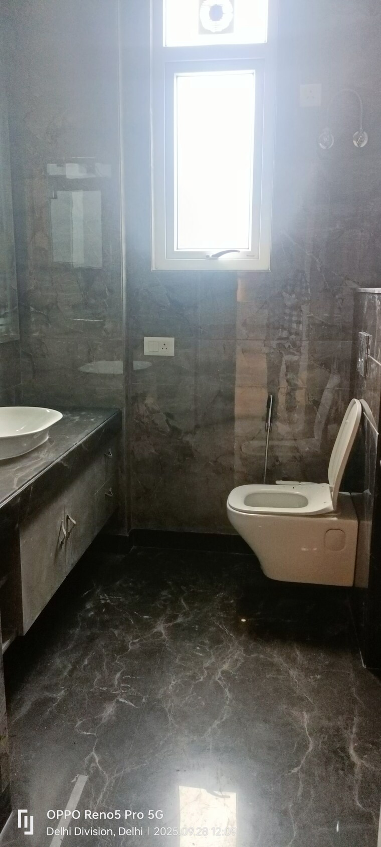 Bathroom, janakpuri 3 Bedroom 1350 Sq.Ft. Builder Floor In Janakpuri Delhi 9631008