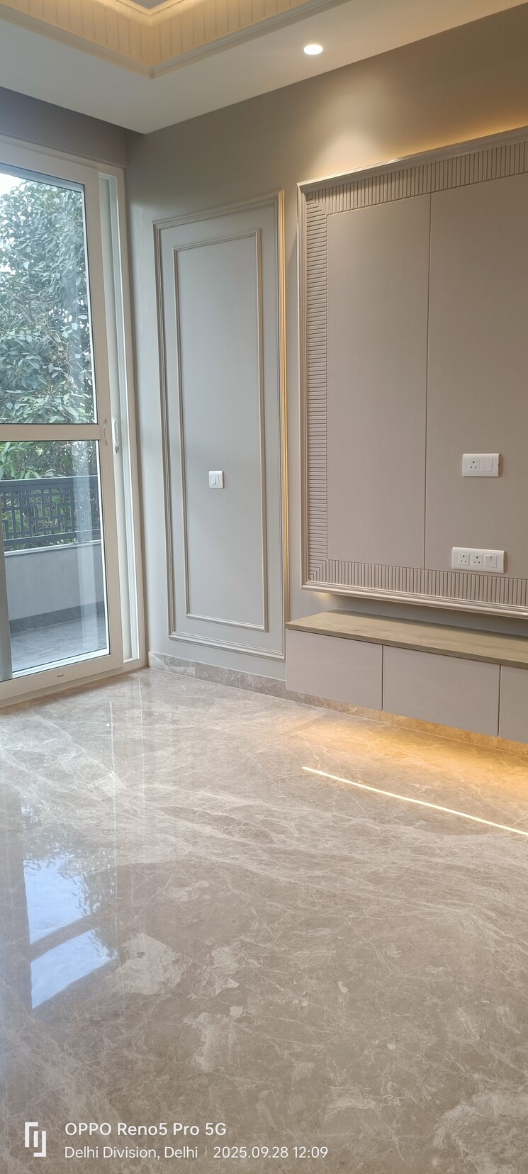 Room, janakpuri 3 Bedroom 1350 Sq.Ft. Builder Floor In Janakpuri Delhi 9631008