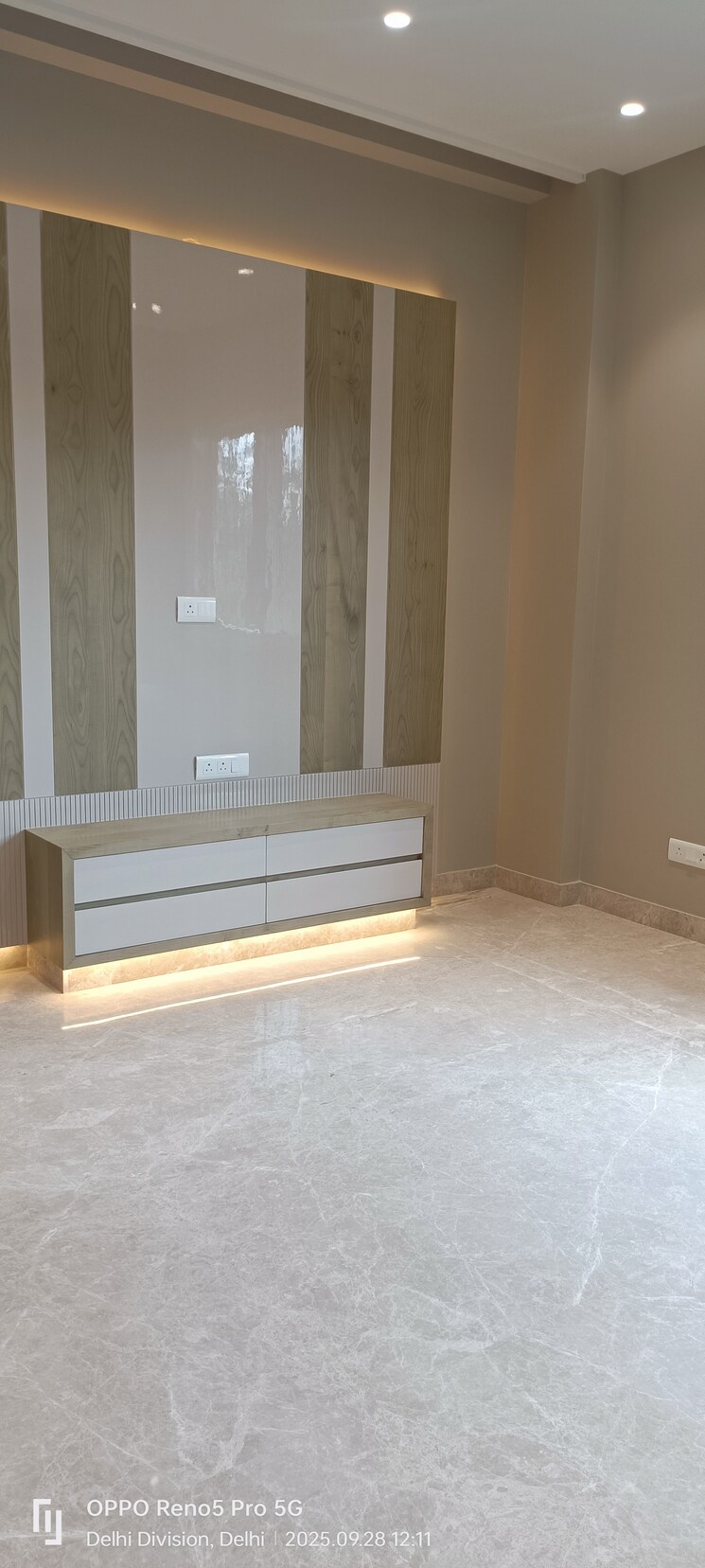 Room, janakpuri 3 Bedroom 1350 Sq.Ft. Builder Floor In Janakpuri Delhi 9631008