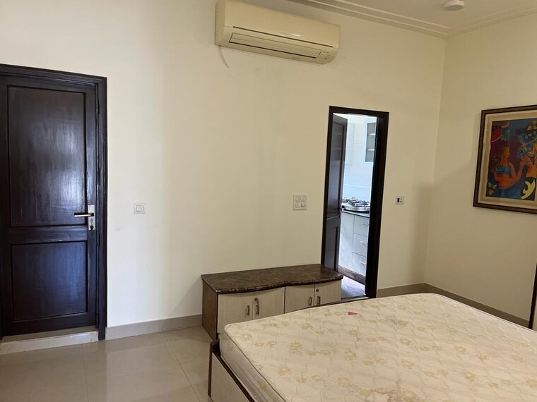Room, lajpat nagar i 1 RK 620 Sq.Ft. Builder Floor In Lajpat Nagar I Delhi 9631029