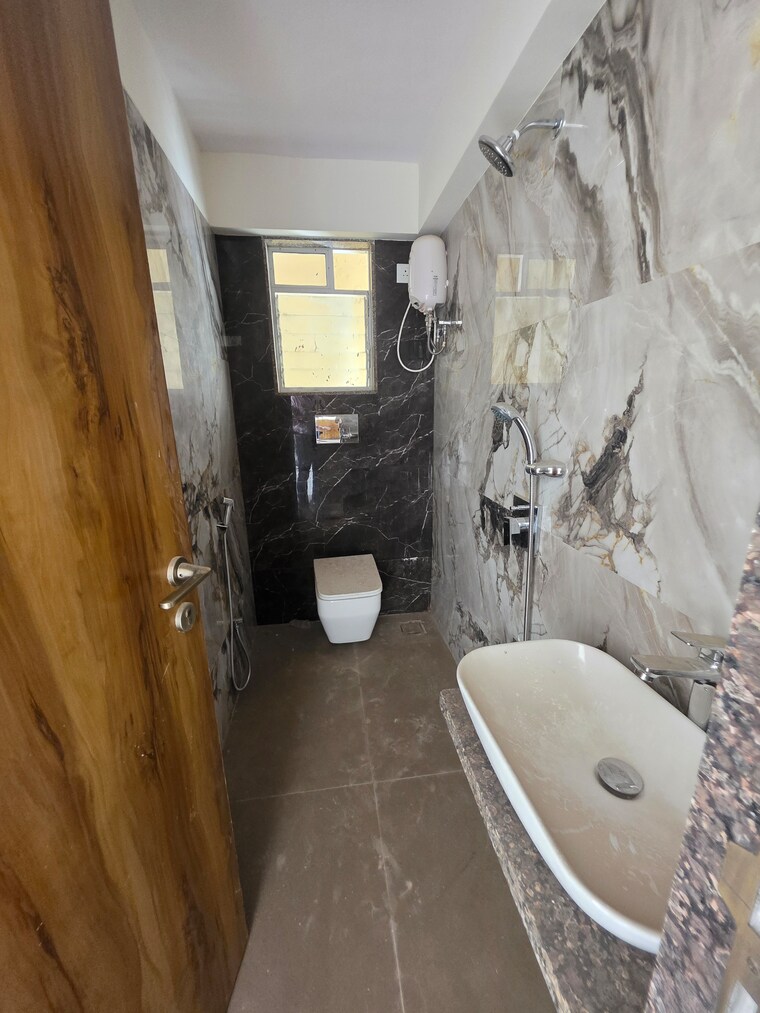 Bathroom, darvesh-quettawalla-residency 3 Bedroom 1032 Sq.Ft. Apartment In Agripada Mumbai 9631056