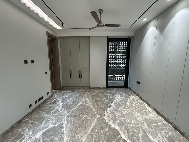 Room, safdarjung enclave 4 Bedroom 4509 Sq.Ft. Builder Floor In Safdarjung Enclave Delhi 9631051