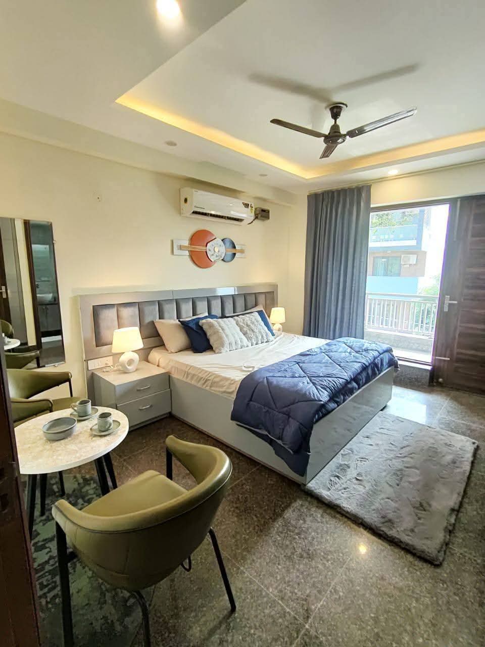4 BHK + Pooja Room Apartment For Rent in Tardeo