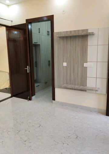 Room in 4 BHK Independent House at Sahastradhara Road – for Sale