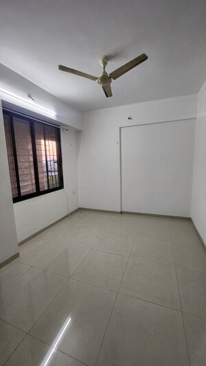 Furnished Amenities in 1 BHK Apartment at Oxy Beaumonde, Viman Nagar – for Rent