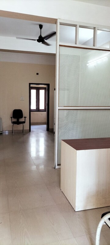 Room in 2 BHK Villa at Zoo Road – for Rent