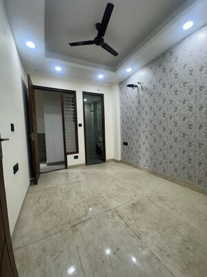 Room in 3 BHK Builder Floor at Puri Kohinoor, Sector 89 – for Sale