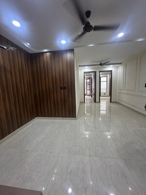 Room in 3 BHK Builder Floor at Puri Kohinoor, Sector 89 – for Sale