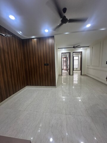 Room in 3 BHK Builder Floor at Puri Kohinoor, Sector 89 – for Sale