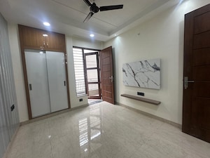 Room in 3 BHK Builder Floor at Puri Kohinoor, Sector 89 – for Sale