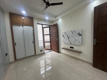 Room in 3 BHK Builder Floor at Puri Kohinoor, Sector 89 – for Sale