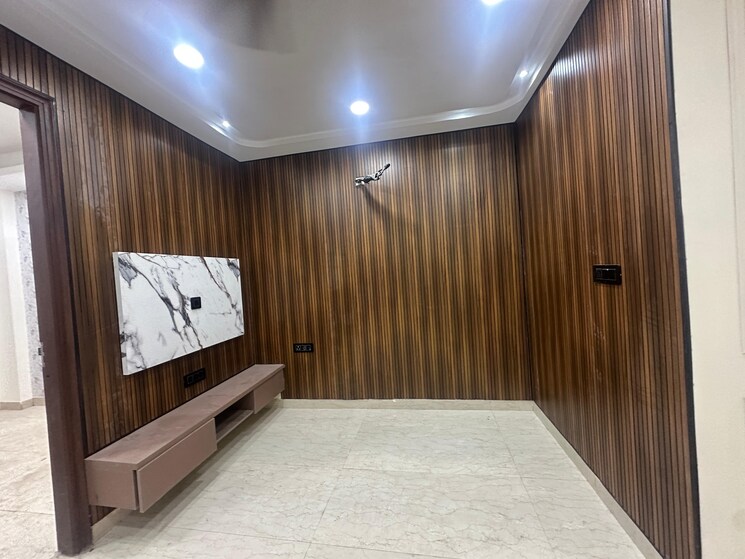 Room, puri-kohinoor 3 Bedroom 1100 Sq.Ft. Builder Floor In Sector 89 Faridabad 9631125