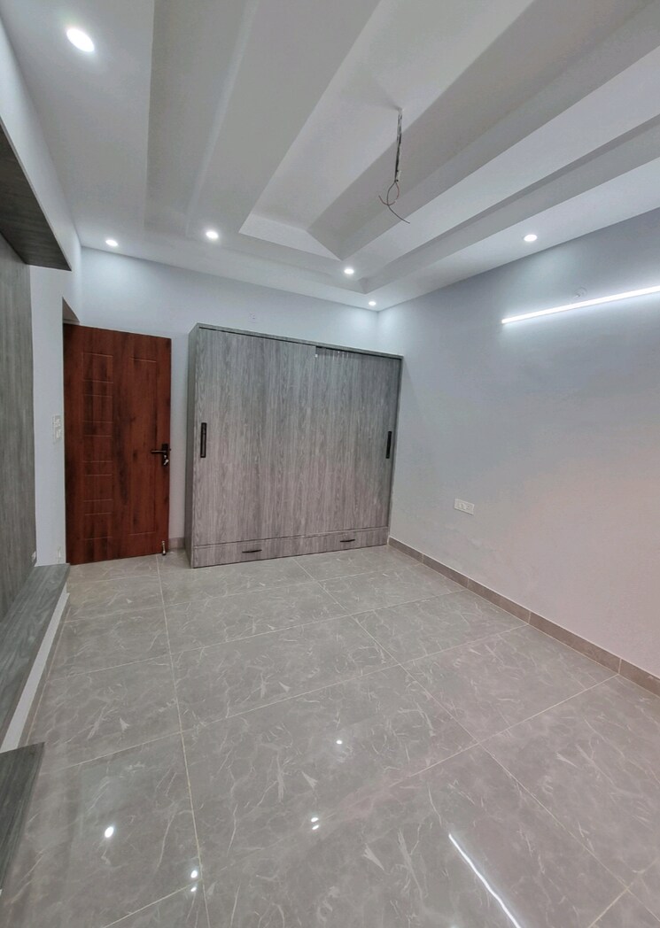 Room, sahastradhara road 4 Bedroom 2710 Sq.Ft. Independent House In Sahastradhara Road Dehradun 9631118