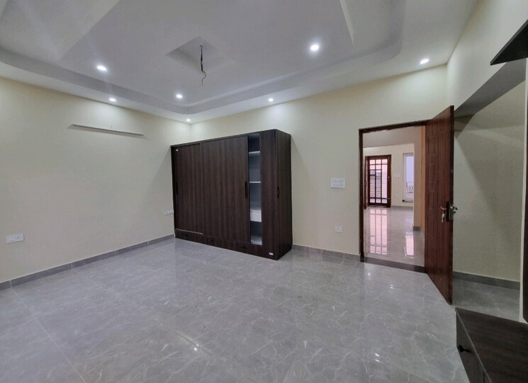 Room, sahastradhara road 4 Bedroom 2710 Sq.Ft. Independent House In Sahastradhara Road Dehradun 9631118