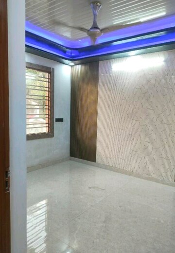 Room in 4 BHK Independent House at Sahastradhara Road – for Sale
