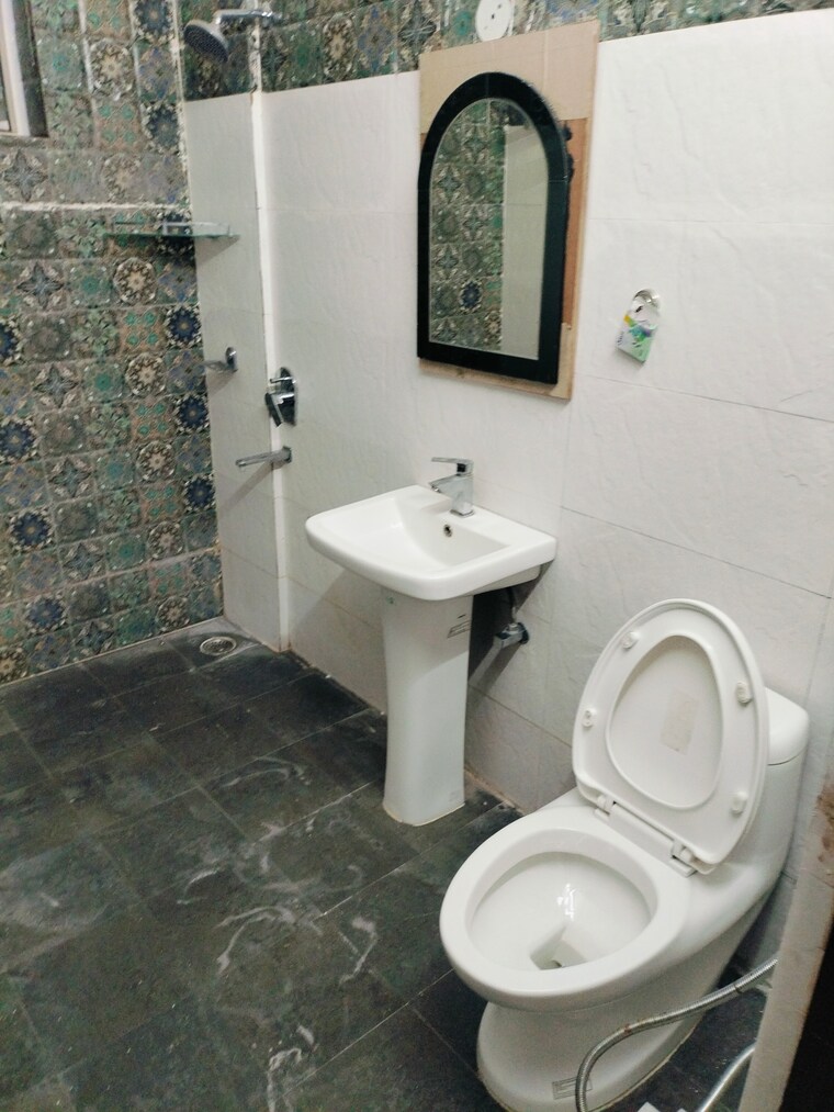 Bathroom, aman vihar 2 Bedroom 1800 Sq.Ft. Builder Floor In Aman Vihar Dehradun 9631165