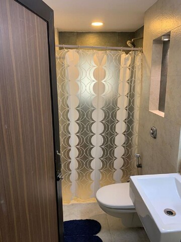 Furnished Amenities in 1 BHK Apartment at Bandra West – for Rent