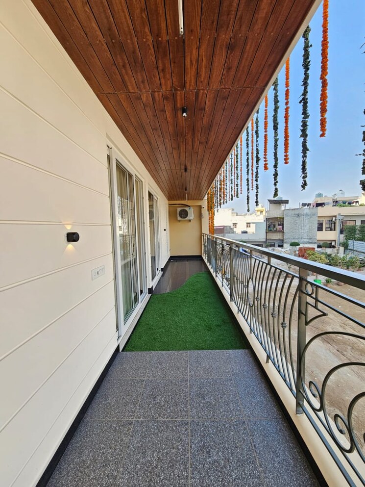 Balcony, sector 20 3 Bedroom 1800 Sq.Ft. Apartment In Sector 20 Panchkula 9631204