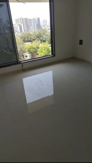 Room in 3 BHK Apartment at Vaishno Sky, Malad East – for Rent