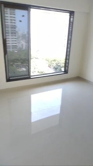 Room in 3 BHK Apartment at Vaishno Sky, Malad East – for Rent