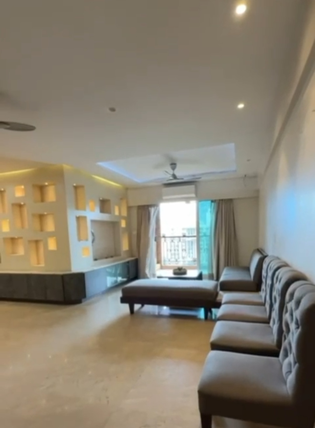 3 BHK Apartment For Sale in Hiranandani Meadows