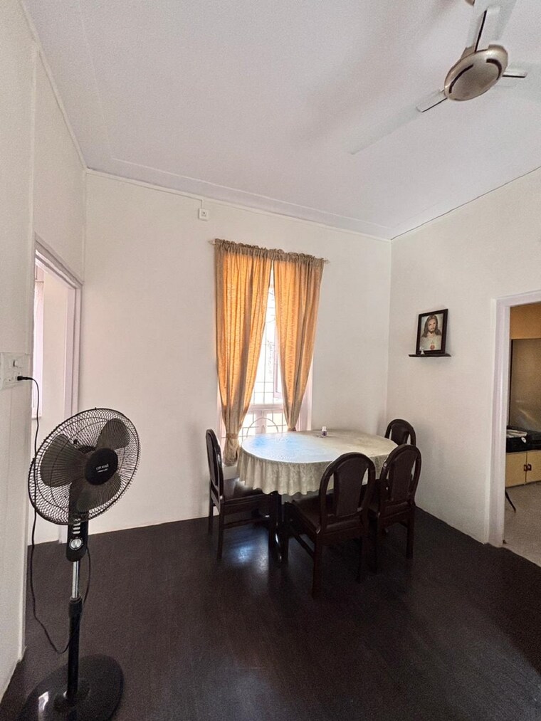 Team Area, bandra west 1 Bedroom 500 Sq.Ft. Apartment In Bandra West Mumbai 9631202