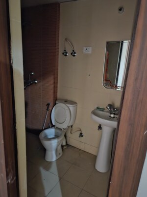 2.5 BHK Apartment For Rent in Ajnara Homes, Sector 16b Greater Noida