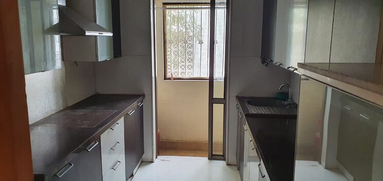 Bathroom, ekta-heritage-apartment 3 Bedroom 1250 Sq.Ft. Apartment In Khar West Mumbai 9631277