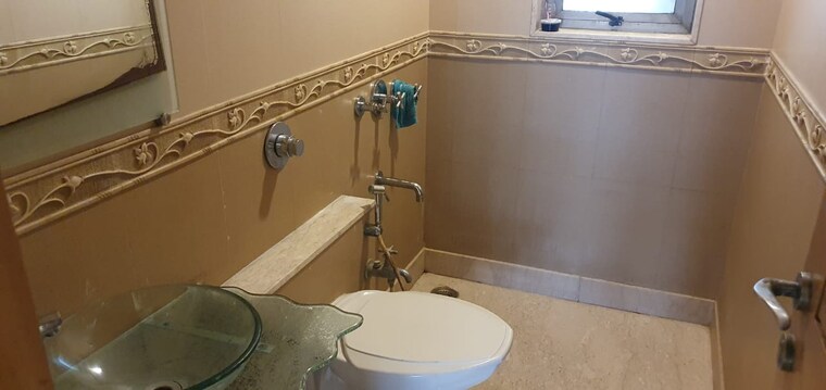 Bathroom, ekta-heritage-apartment 3 Bedroom 1250 Sq.Ft. Apartment In Khar West Mumbai 9631277