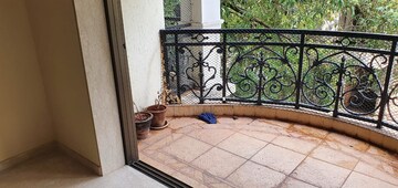 Balcony in 3 BHK Apartment at Ekta Heritage Apartment, Khar West – for Sale