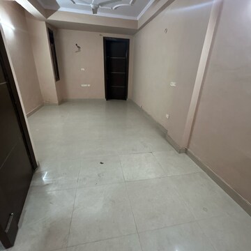 Room in 2 BHK Builder Floor at Kotla Mubarakpur – for Sale